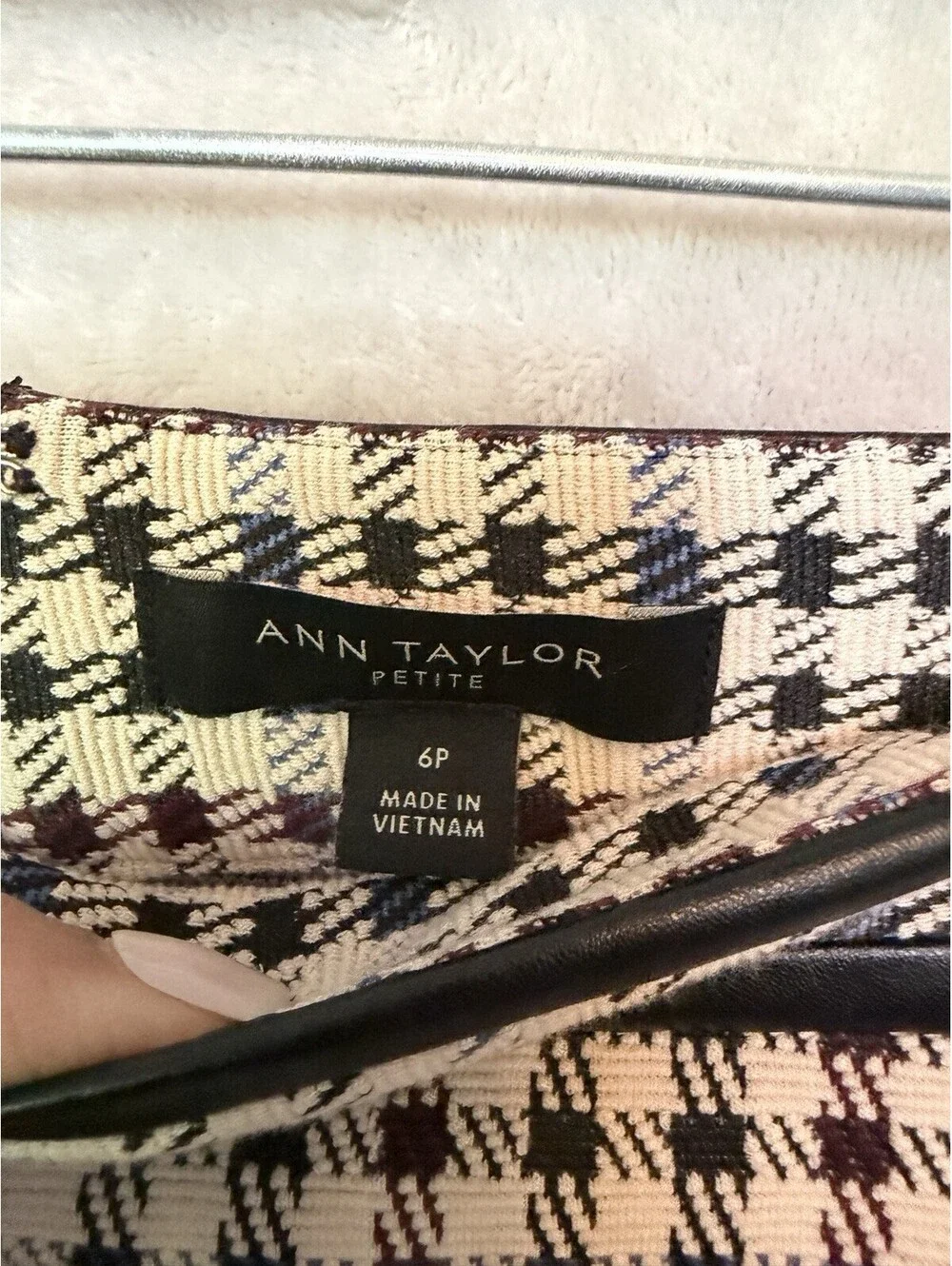 Ann Taylor Skirt Beige Black Red Herringbone Zip A Line Skirt Faux Wrap Size 6P
